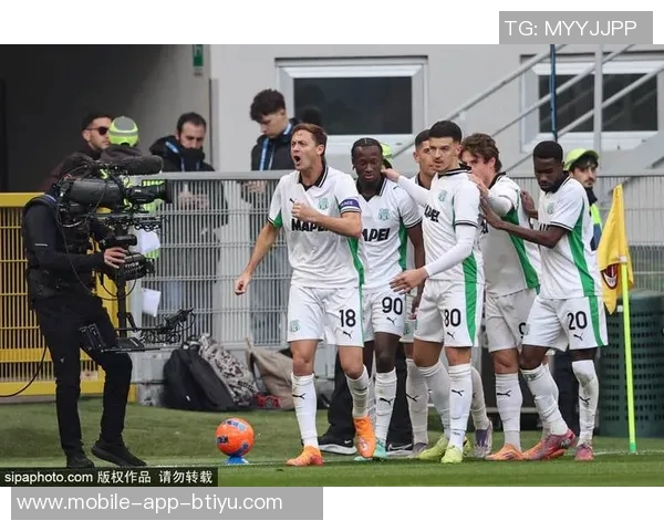 米兰积极寻求租借菲尔克鲁格以应对希门尼斯受伤带来的前锋短缺问题